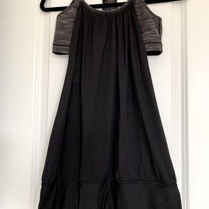 Lululemon size 6 tank with sports bra